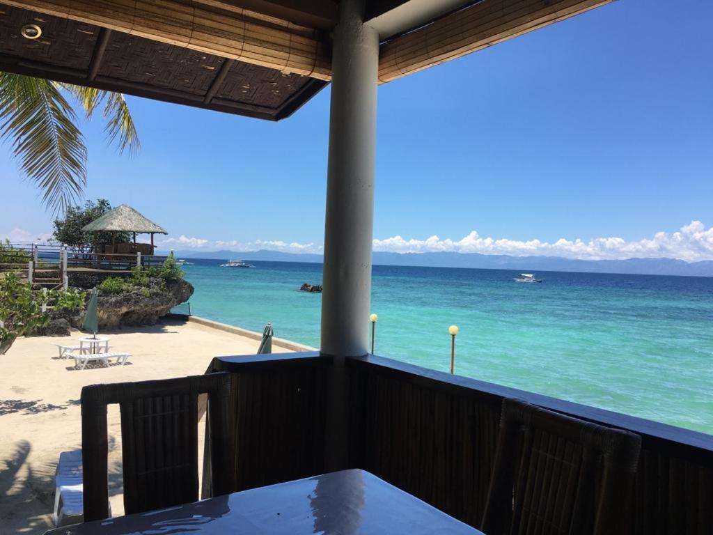 Tauig Beach Resort 몰볼 외부 사진